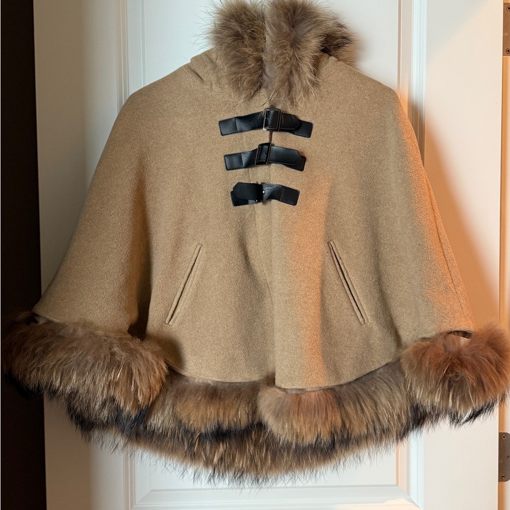 Luxurious Tan Poncho with Plush Fur Trim